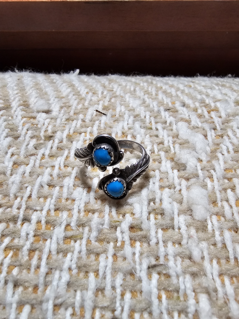 Sterling Silver Blue Turquoise Leaf-Accent Wrap Ring